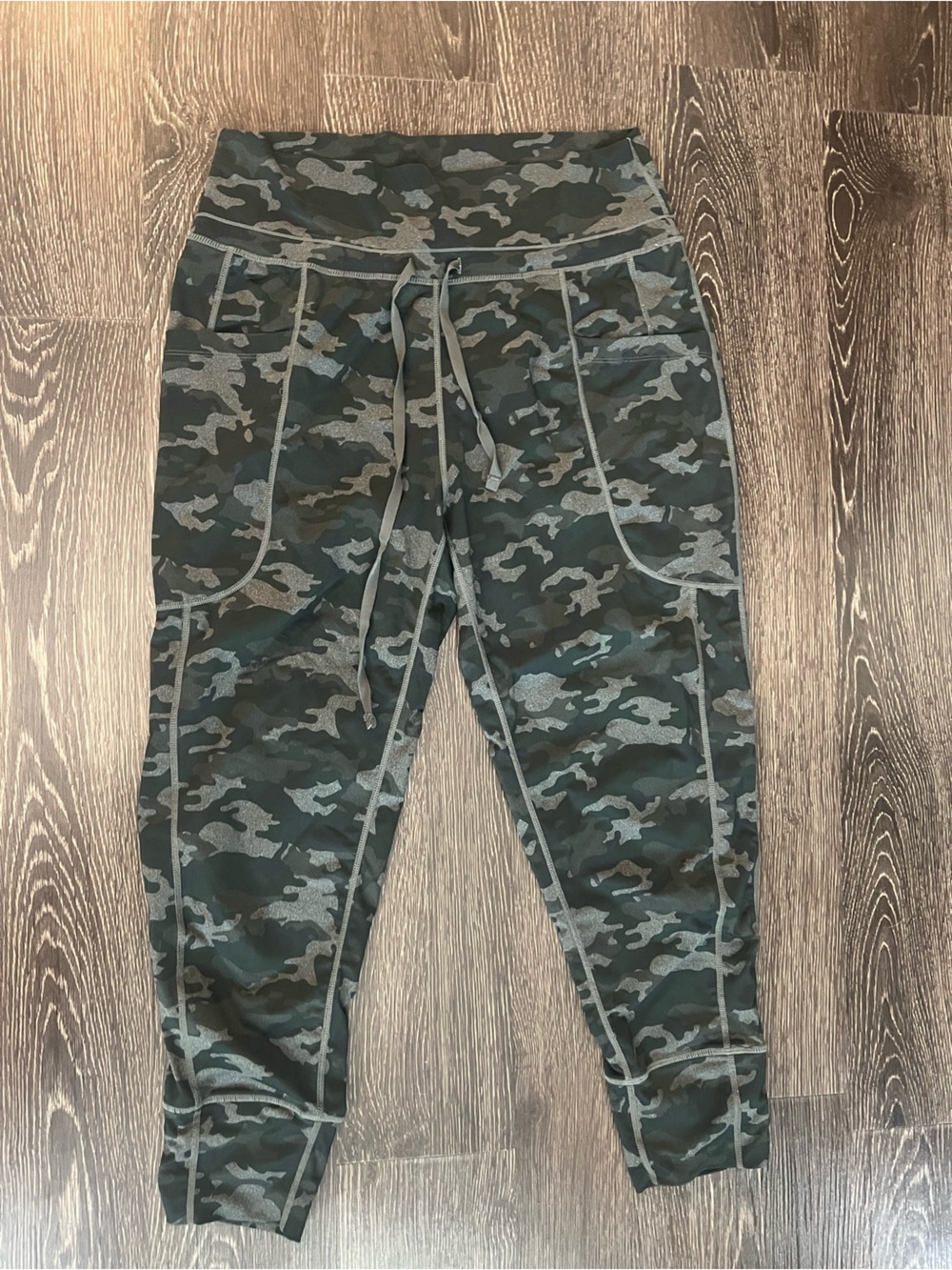 Fabletics Light Weight Camo High-Waist Joggers